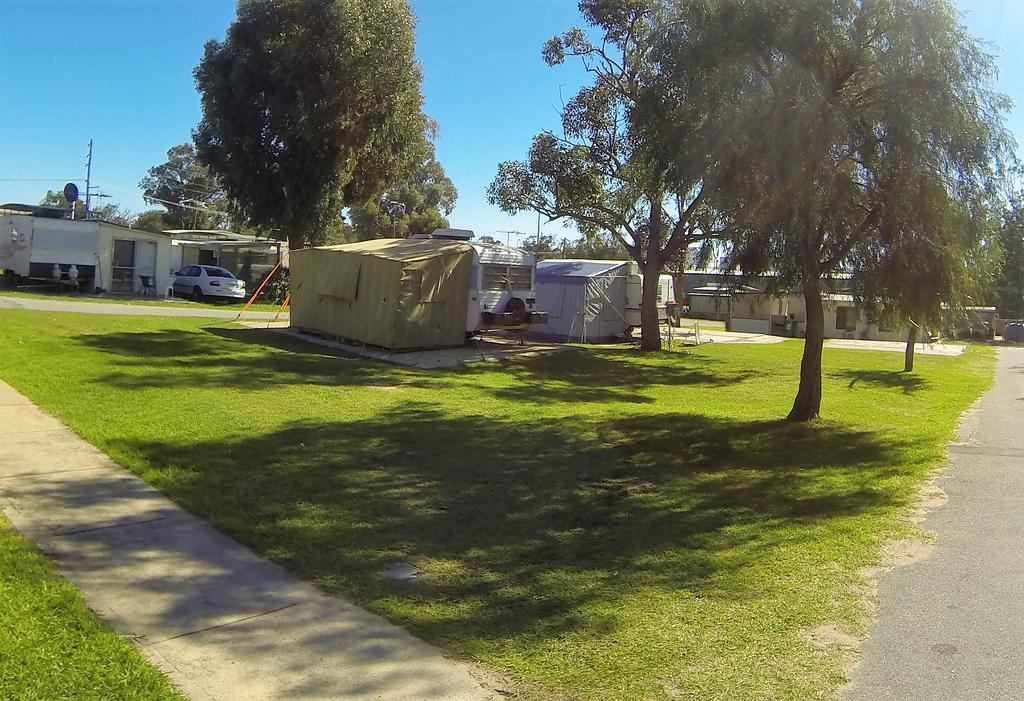 Twin Waters Caravan Park Dawesville ภายนอก รูปภาพ